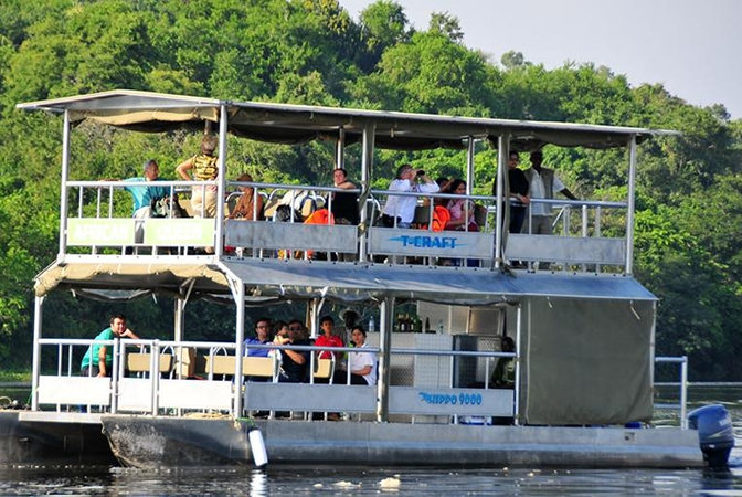 boat cruises at kazinga